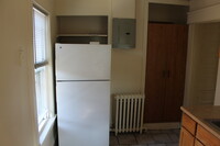 457 W 8th St, Unit 2nd floor-2 bedroom #3 in Erie, PA - Foto de edificio - Building Photo