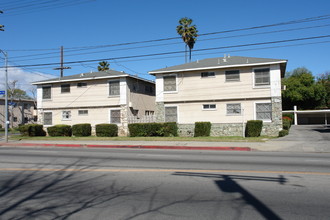 15445 Vanowen St in Van Nuys, CA - Building Photo - Building Photo