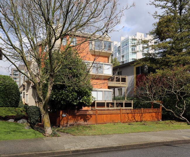 1115 W 10th Ave in Vancouver, BC - Building Photo - Primary Photo