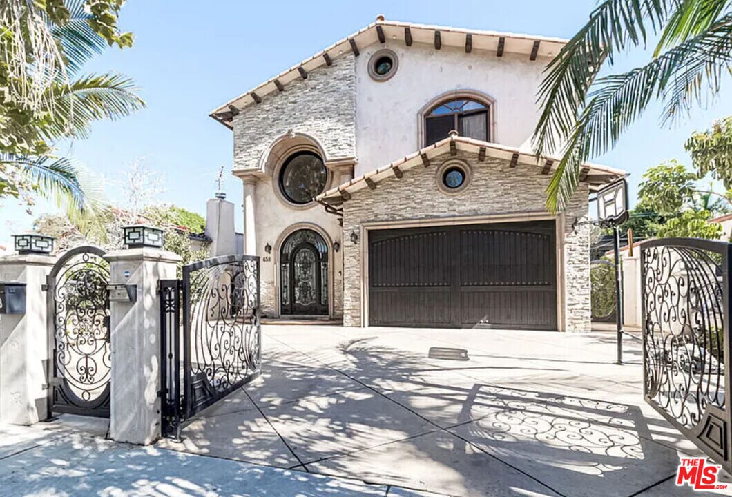 458 Flores St in Los Angeles, CA - Building Photo