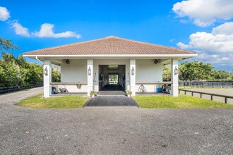 1382 Clydesdale Ave in Wellington, FL - Building Photo - Building Photo