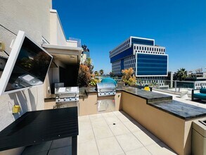 The William on Sunset in Los Angeles, CA - Building Photo - Building Photo
