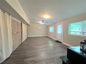 14031 Duncannon Dr in Houston, TX - Building Photo - Building Photo