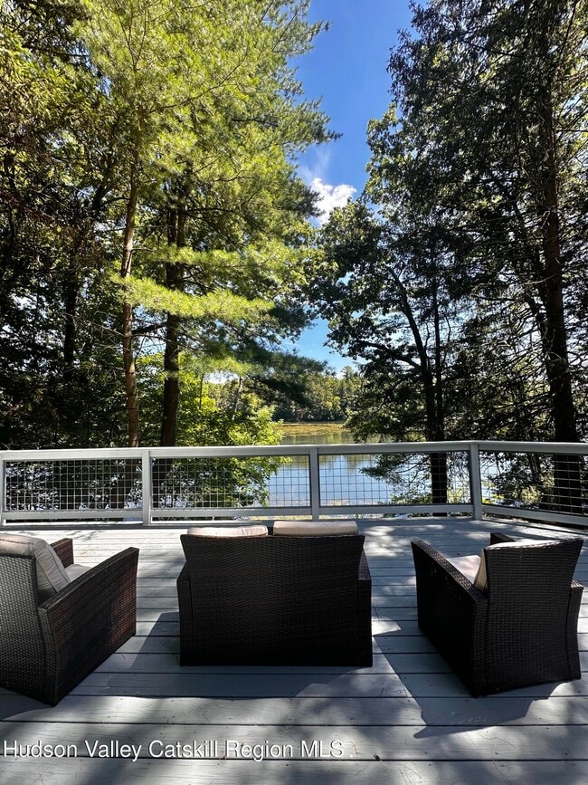 property at 1256 Lakeview Rd