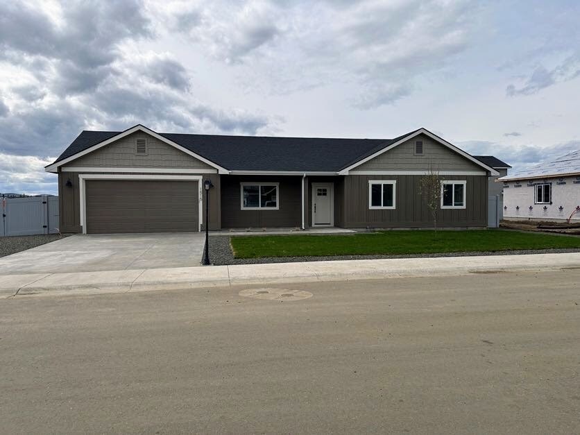 1515 Wagon Rd in Weiser, ID - Building Photo