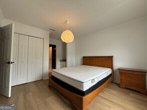 1688 Prince-Unit -203 in Athens, GA - Building Photo - Building Photo