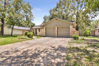 2414 Chanay Ln in Houston, TX - Building Photo - Building Photo