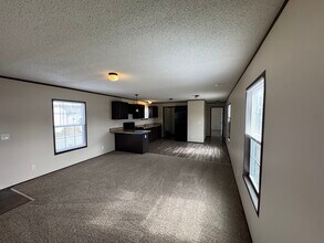 32 Armstrong Ave in Flushing, MI - Building Photo - Building Photo