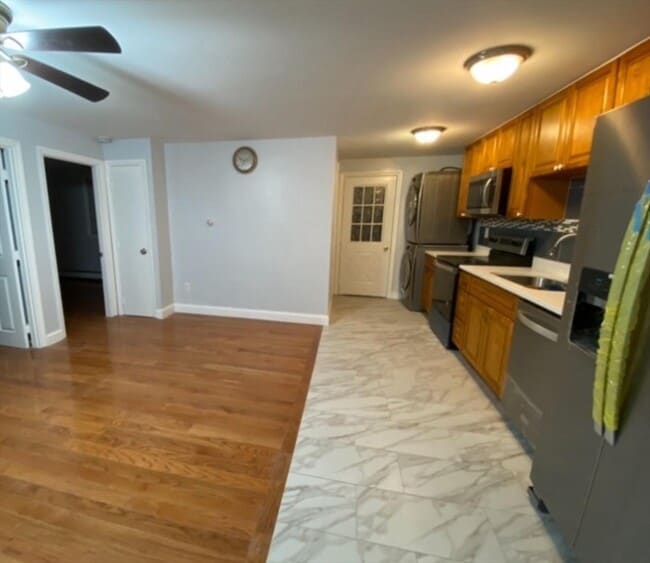 114 King Hill Rd in Braintree, MA - Building Photo - Building Photo