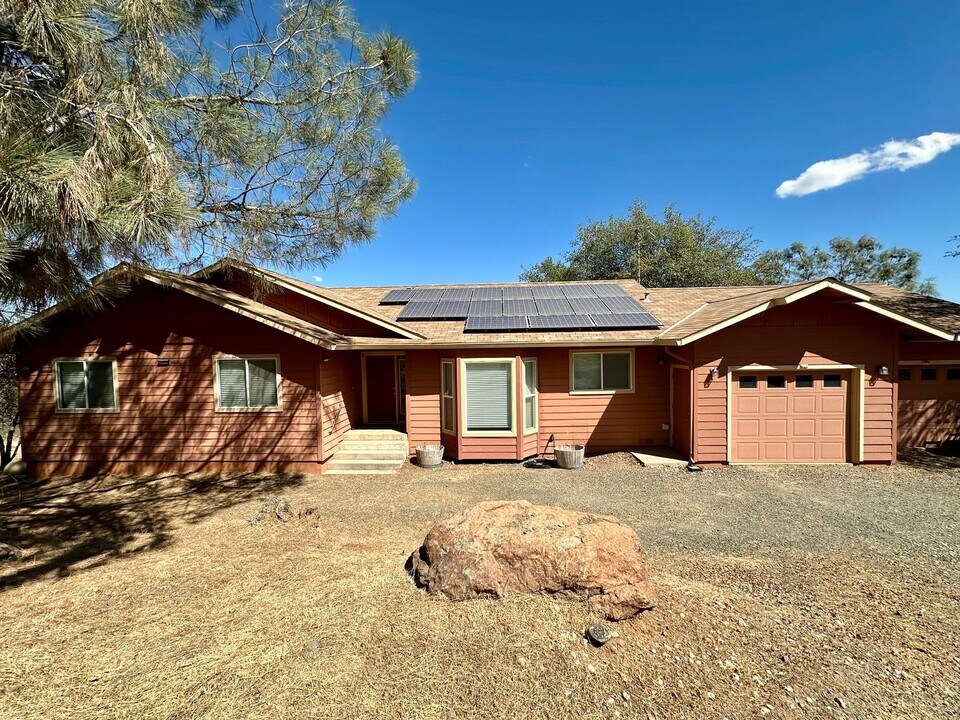 22862 Big Oak Vly Dr in Smartsville, CA - Building Photo