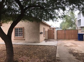 600 S Roosevelt St in Tempe, AZ - Building Photo