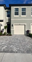 6040 Praza Ln in Greenacres, FL - Building Photo