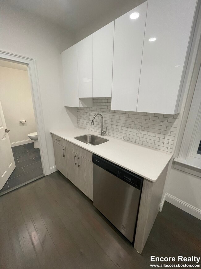 31 Temple St in Boston, MA - Foto de edificio - Building Photo