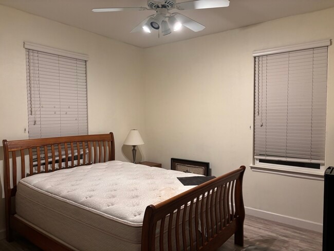 1749 Spooner Dr in San Luis Obispo, CA - Foto de edificio - Building Photo