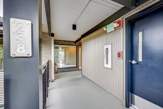 400 Harborview Dr SE in Bainbridge Island, WA - Foto de edificio - Building Photo