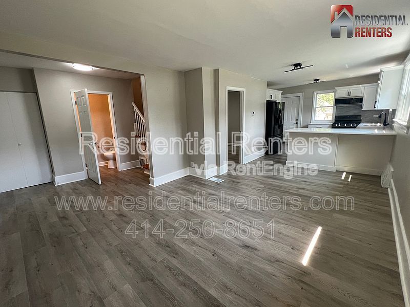 5426 N 41st St in Milwaukee, WI - Building Photo