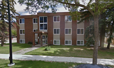 Spruce View Apartments in Edmonton, AB - Building Photo - Building Photo