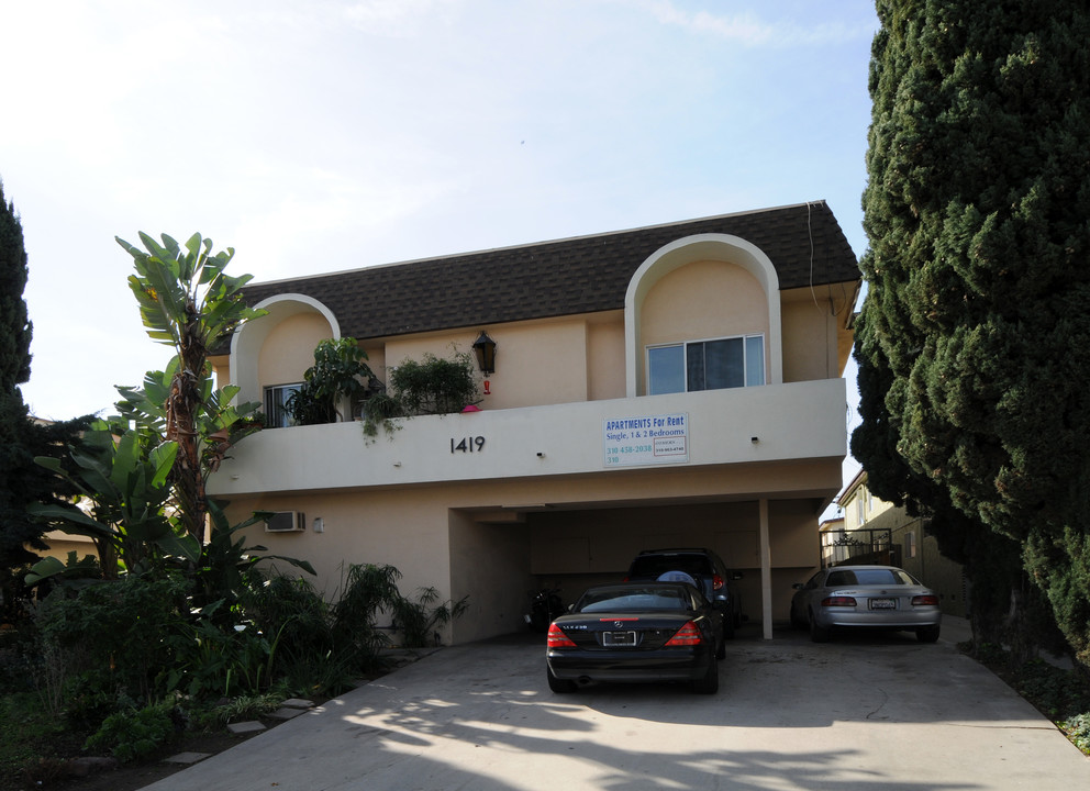 1419 S. Bundy Dr in Los Angeles, CA - Building Photo