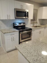 2021 Wellington Rd in West Palm Beach, FL - Building Photo - Building Photo