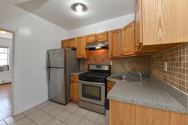 3709 John F. Kennedy Blvd in Jersey City, NJ - Building Photo - Building Photo
