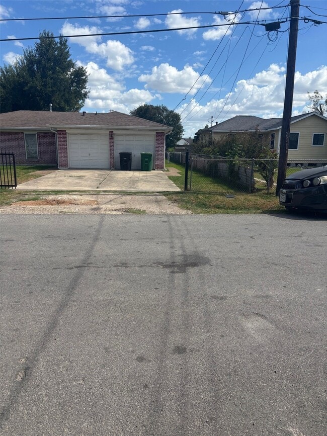 property at 8622 Brannon St
