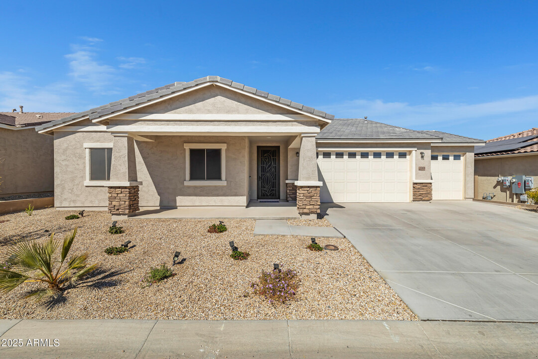 12626 W Stella Ln in Litchfield Park, AZ - Building Photo