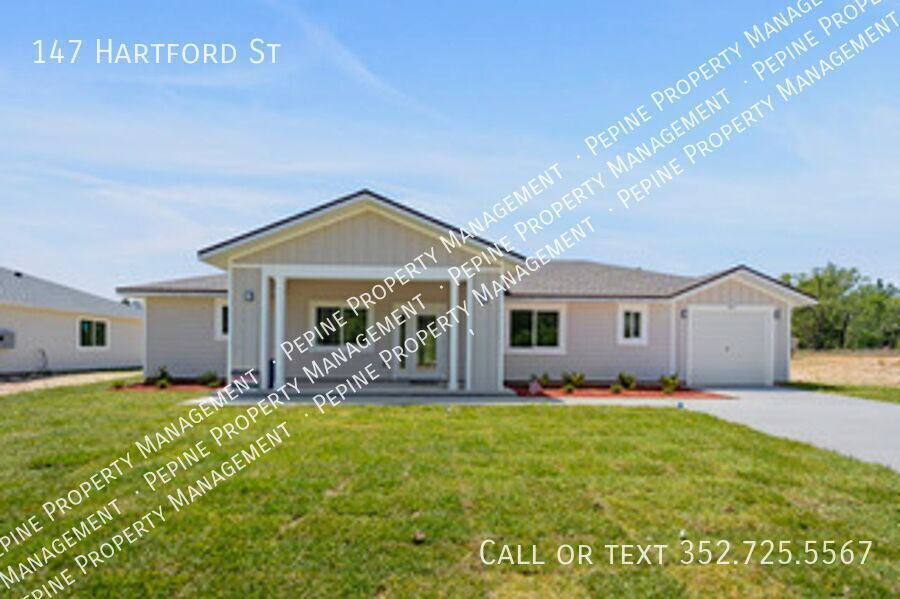 147 Hartford St in Hawthorne, FL - Building Photo