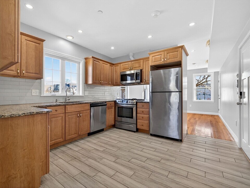 238 Havre St in Boston, MA - Building Photo