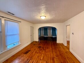 1413 N 11th St, Unit A in Sheboygan, WI - Foto de edificio - Building Photo