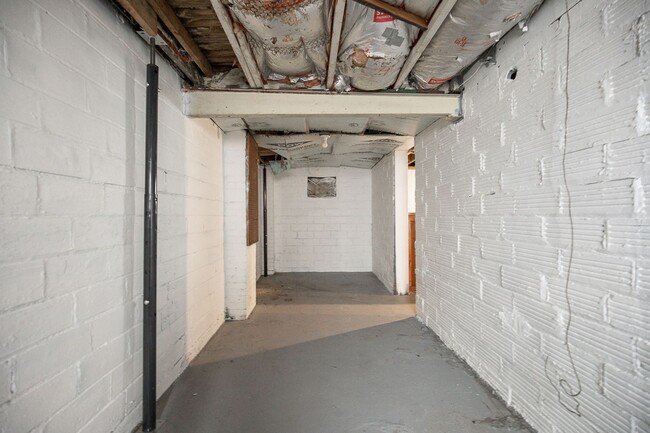 4084 E 147th St in Cleveland, OH - Building Photo - Building Photo