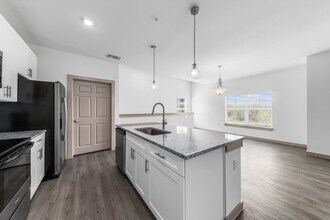 Village at Pepper Creek Apartments in Temple, TX - Foto de edificio - Building Photo