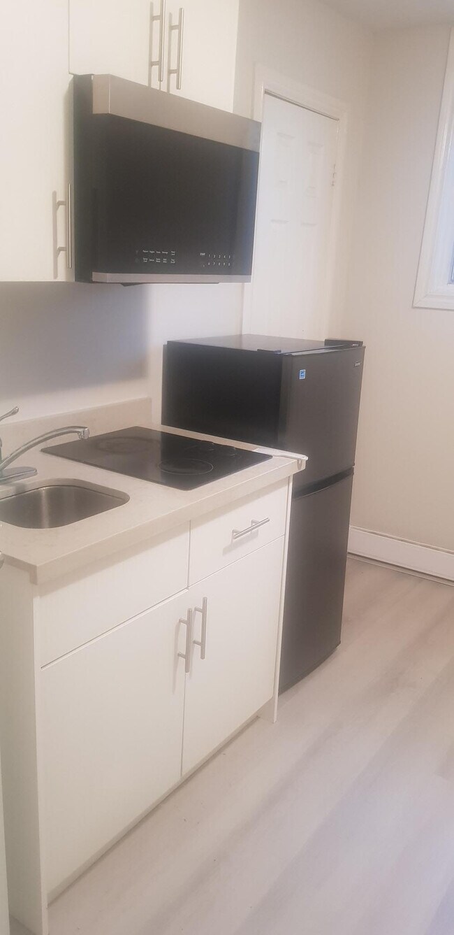 property at 1371 King St W