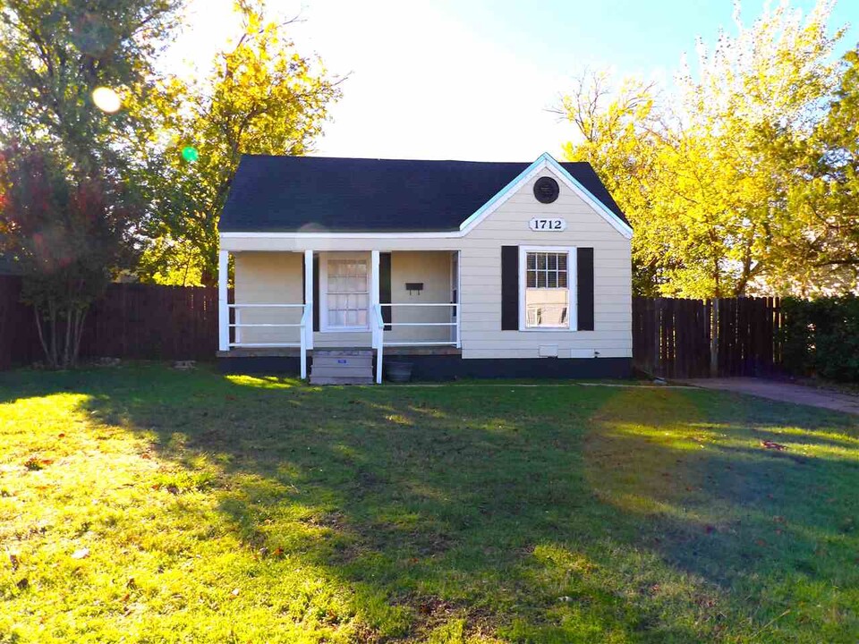 1712 NW Euclid Ave in Lawton, OK - Building Photo