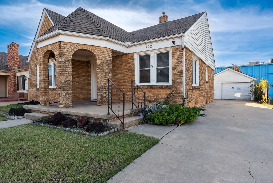 2321 N Youngs Blvd in Oklahoma City, OK - Building Photo