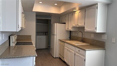 4151 Gannet Cir in Las Vegas, NV - Building Photo - Building Photo
