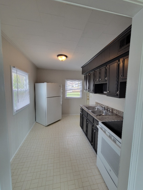 1147 W 37th St in Erie, PA - Building Photo - Building Photo