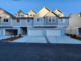 14916 Canyon Rd E in South Hill, WA - Building Photo