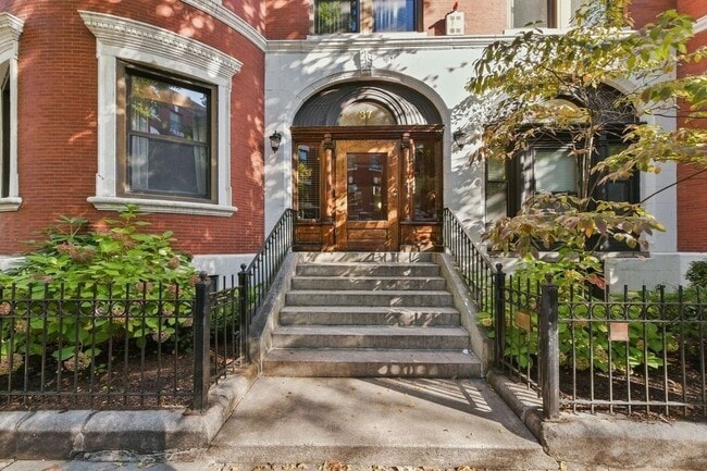 property at 87 Gainsborough St