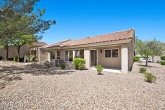 2216 Spring Water Dr in Las Vegas, NV - Building Photo - Building Photo