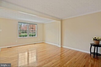 2051 Gervais Dr in Falls Church, VA - Building Photo - Building Photo