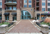 Wing Street Condominium in Arlington Heights, IL - Foto de edificio - Building Photo