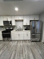 320 W Whittier Ave in Tracy, CA - Building Photo