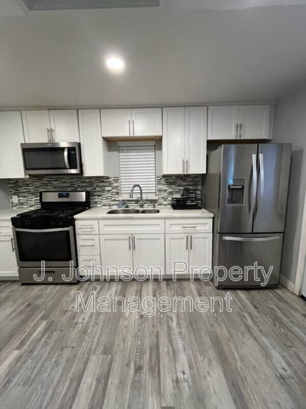 property at 320 W Whittier Ave