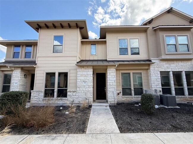 property at 13800 Lyndhurst St