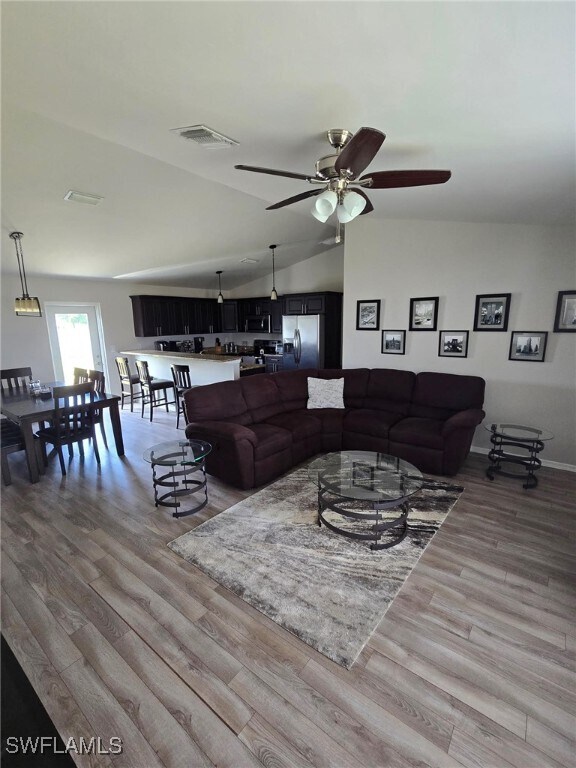 402 Gleason Pkwy in Cape Coral, FL - Building Photo - Building Photo