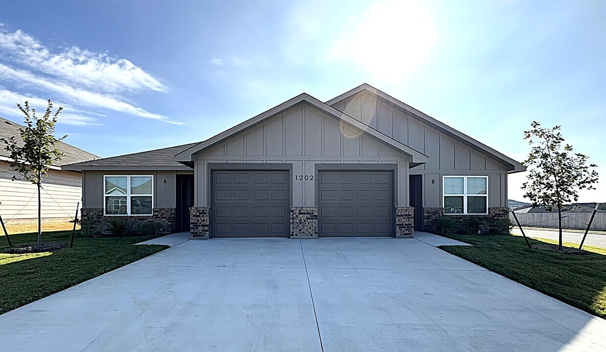 1202 Lexington Dr, Unit A in Copperas Cove, TX - Building Photo
