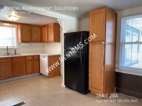 1906 SW 29th St in Topeka, KS - Building Photo - Building Photo