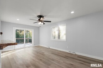 1900 E Knox St in Peoria, IL - Building Photo - Building Photo