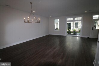 5105 Donatello Dr in Princeton, NJ - Building Photo - Building Photo
