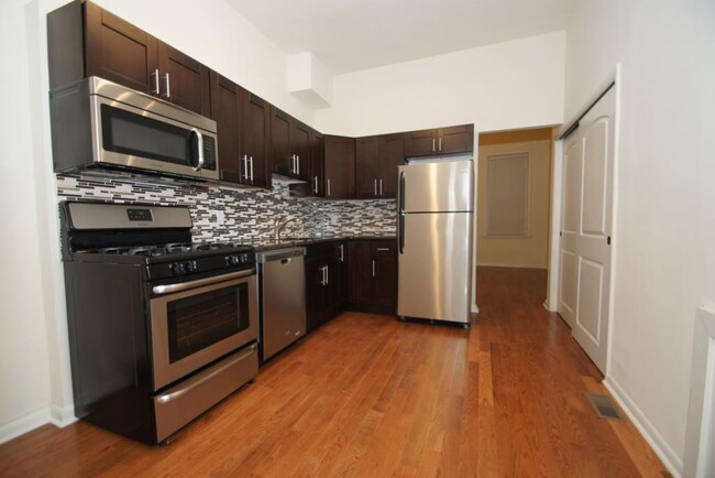 744 S 18th St in Philadelphia, PA - Building Photo - Building Photo